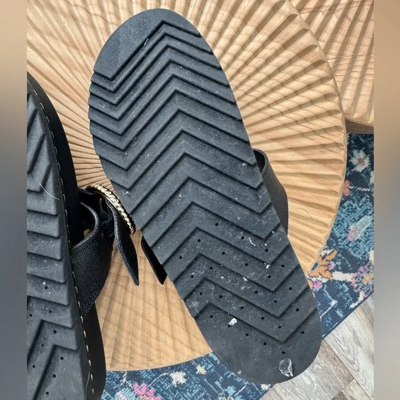 Jessica Simpson Cymmeri Stud Sandal black size 11 Gold Studs - Picture 10 of 10